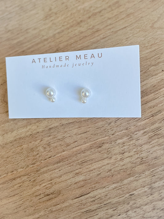 Pearl studs