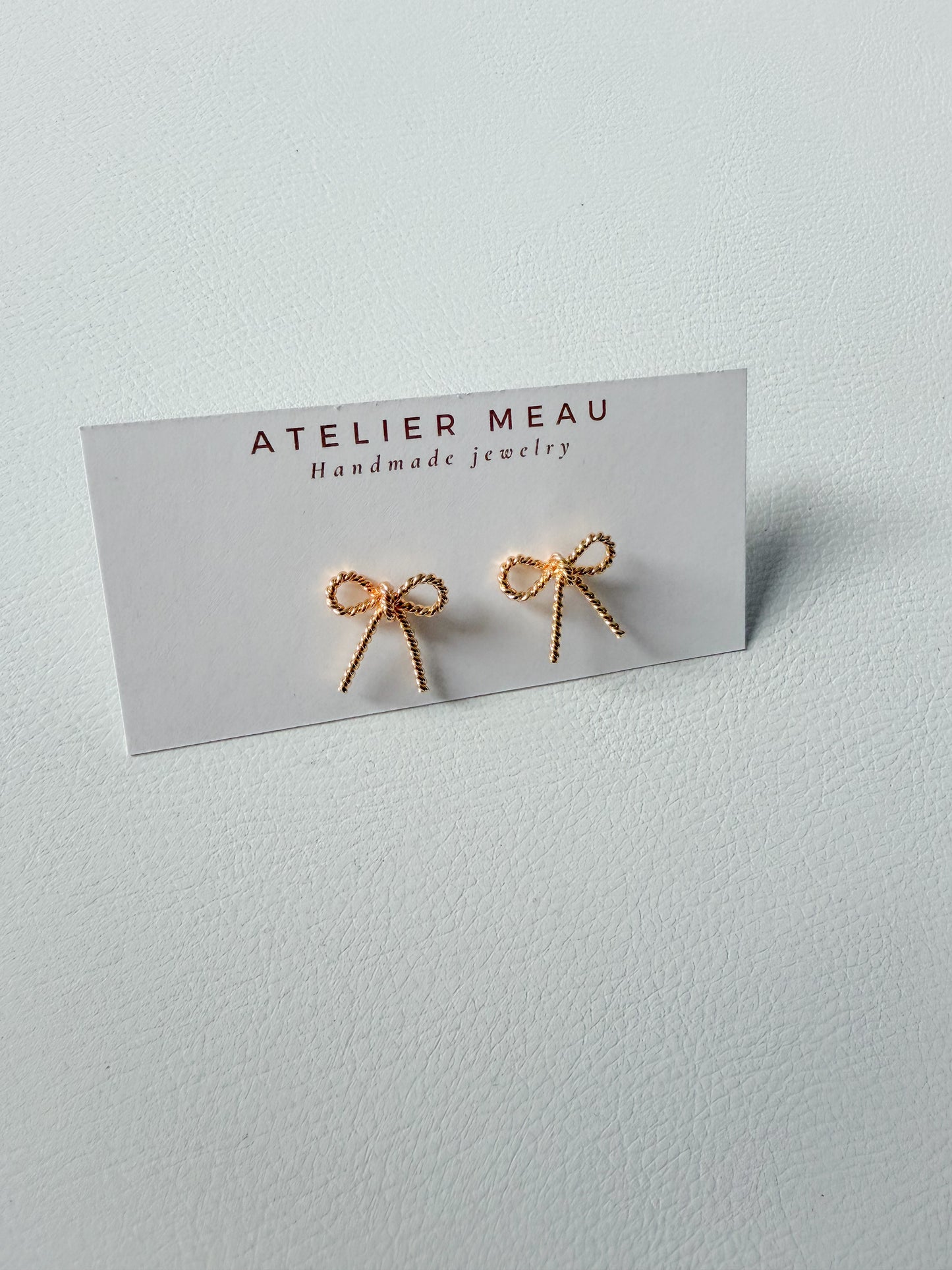 Gold bows