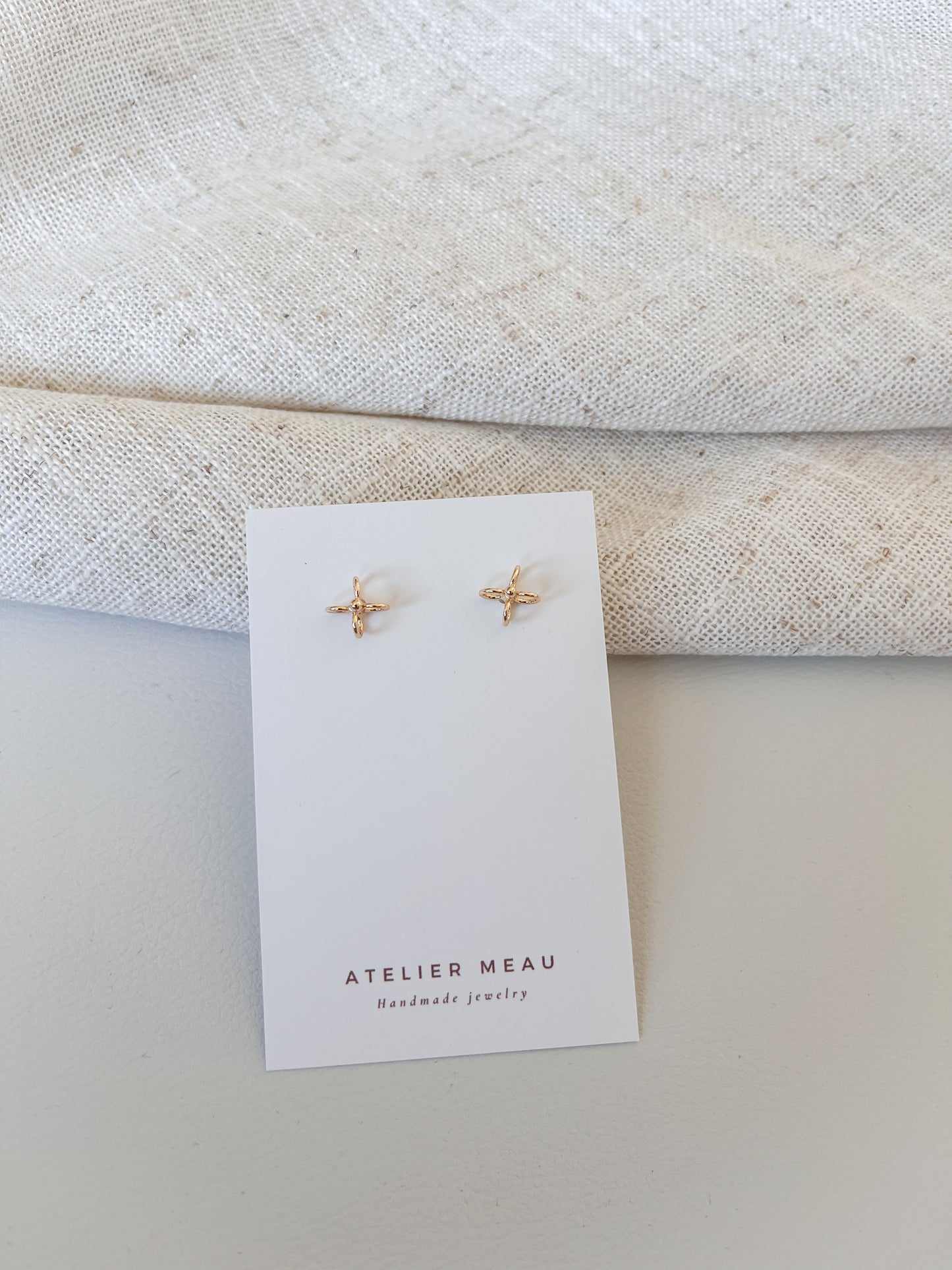 Knot studs