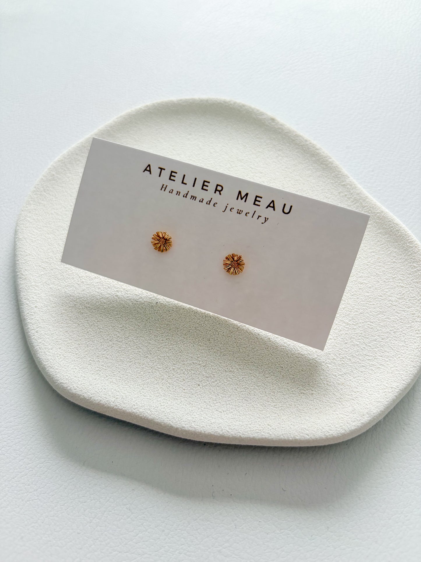 Sunflower stud